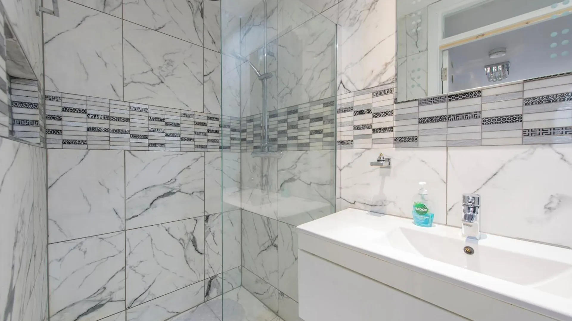 Appartamento Peckham Large 2 Bath Home With Parking & Garden Londra