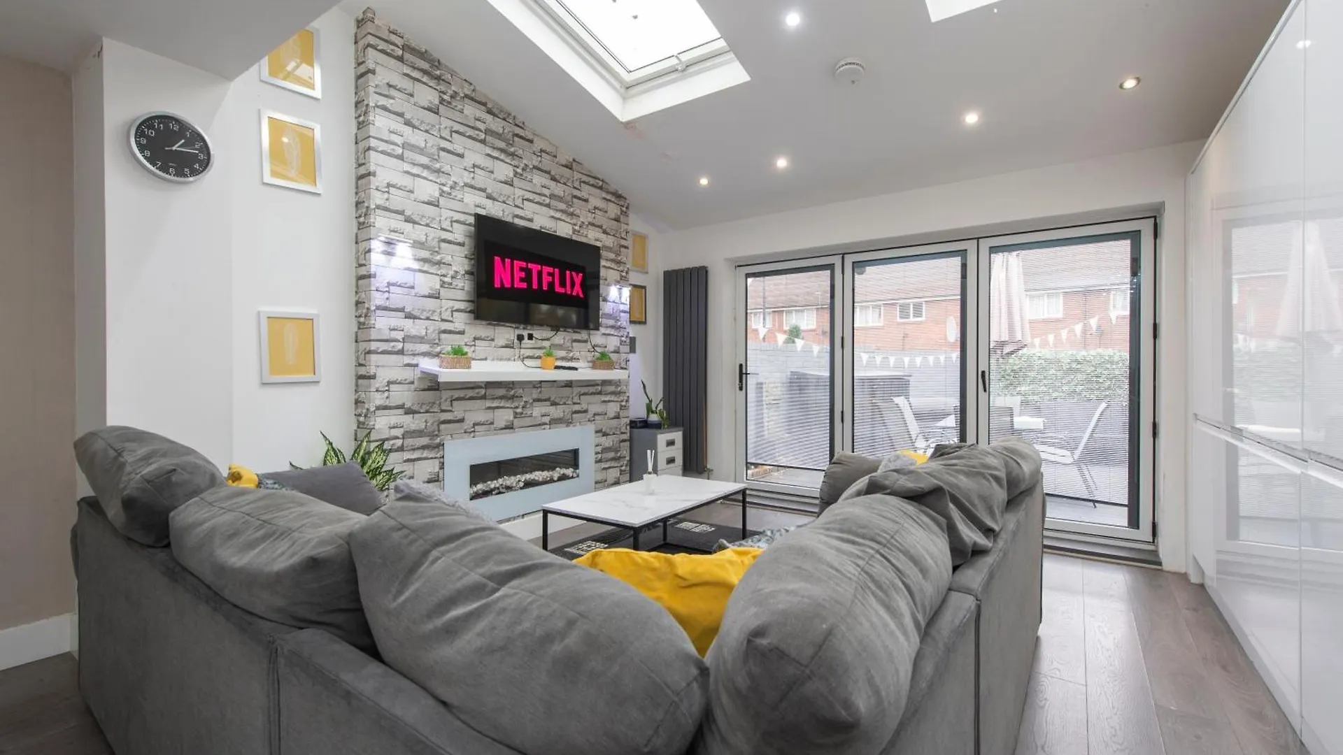 Peckham Large 2 Bath Home With Parking & Garden Londra
